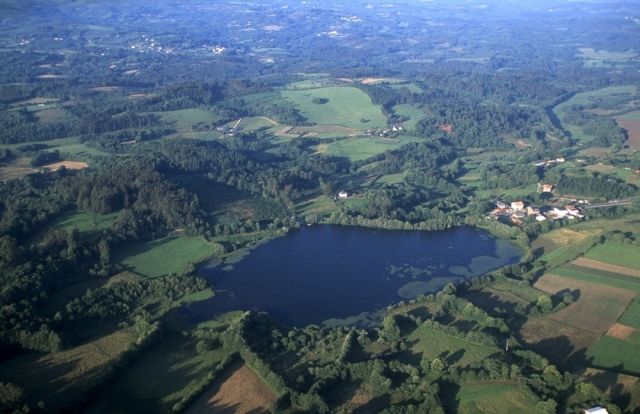 Vertedero de Gestán en Sobrado dos Monxes